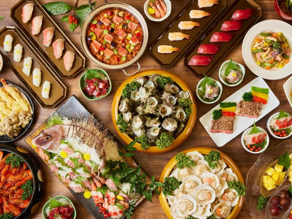 四方食材汇一锅，八方食客聚一堂
